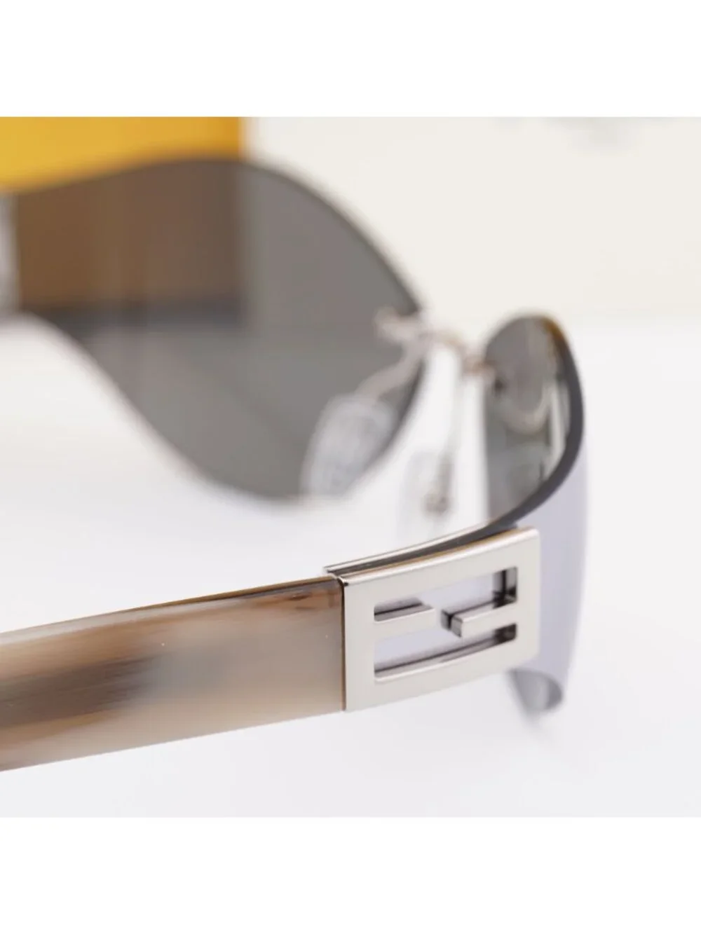 Fendi FE40159U 16C Rimless Geometric Sunglasses - Silver / Mirror